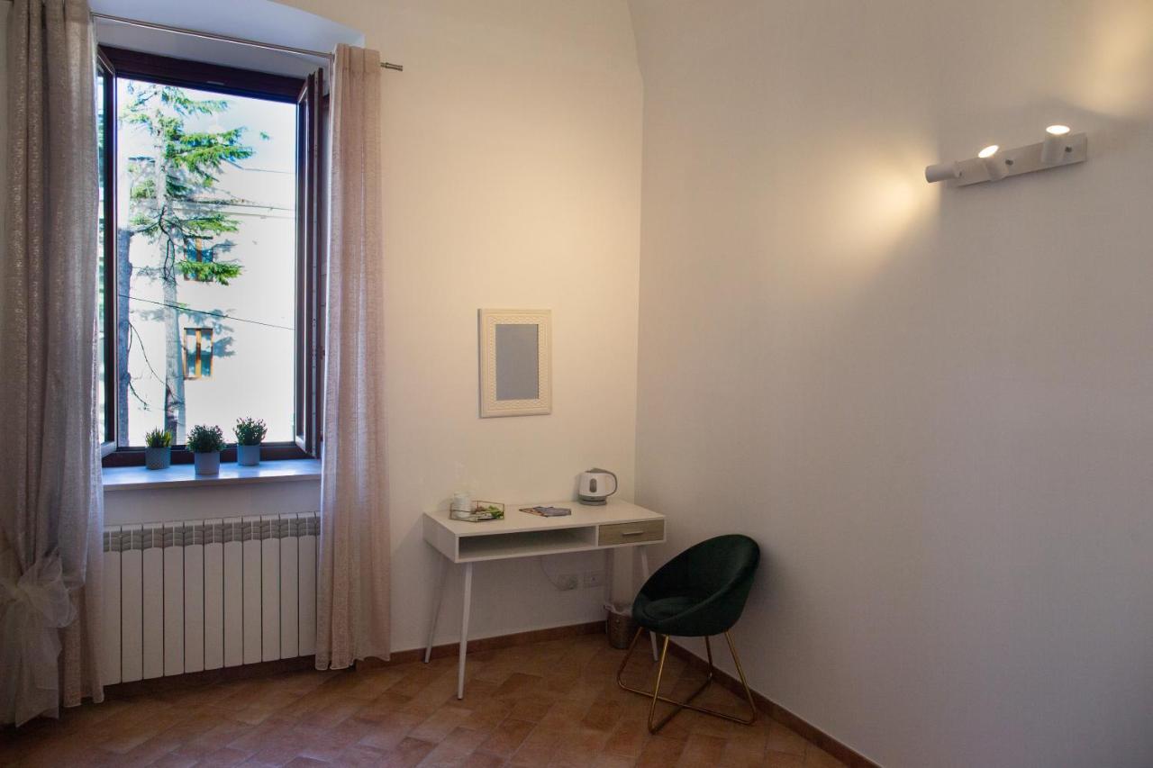 Dimora Del Sole - Intero Appartamento LʼAquila Esterno foto